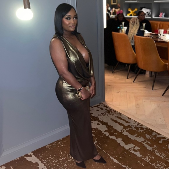 Dress - Picture 2 of 4